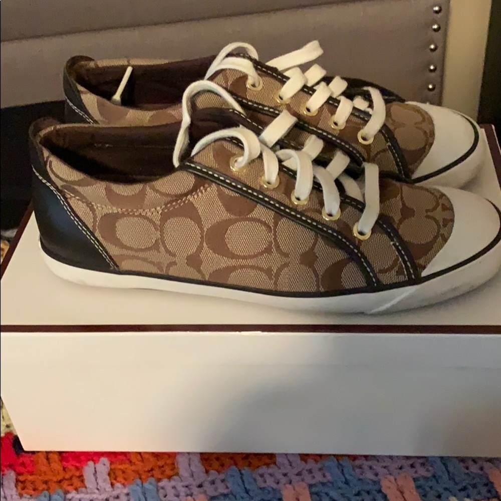 Coach - Picture 2 of 2